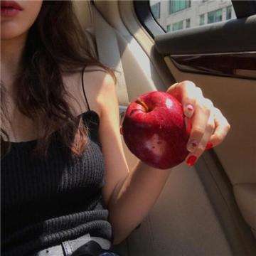 手臂被拉到“快脱臼”！尹锡悦强烈抵抗，再次拒捕过程曝光：被10人架四肢连椅子强抬